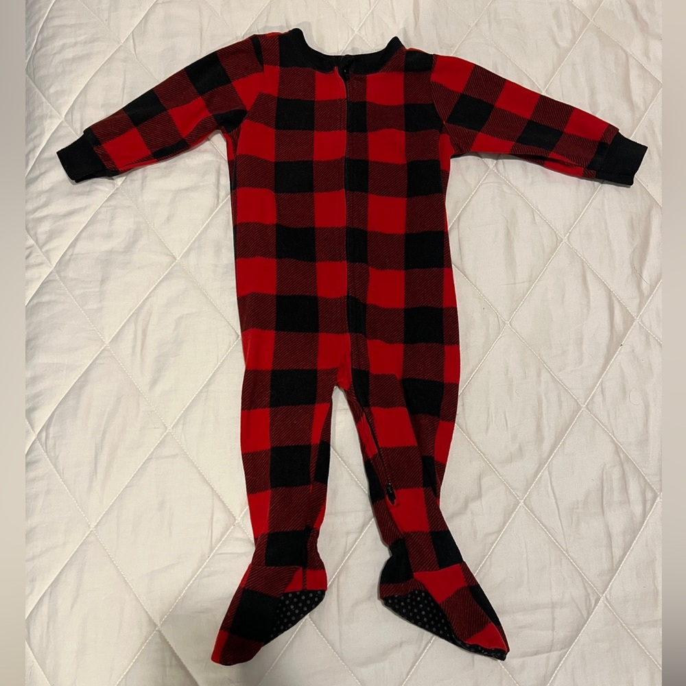 Old Navy buffalo plaid footie pajamas size 12-18 months, family matching